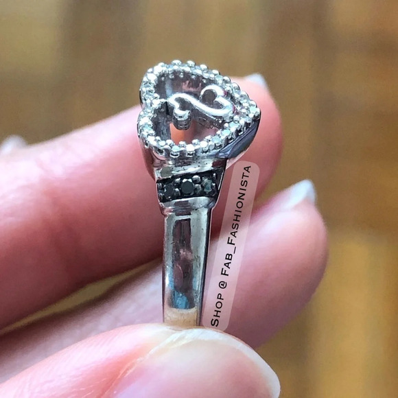 Black & White Diamond Promise Ring in Sterling Silver size 6.75 - Picture 6 of 9